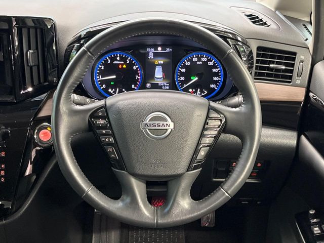 �y�����v�����X�e�A�����O�z�㎿�Ȋv���g�p���邱�ƂŁA��ɂ����������݂ƂĂ��^�]���₷���n���h���ł���