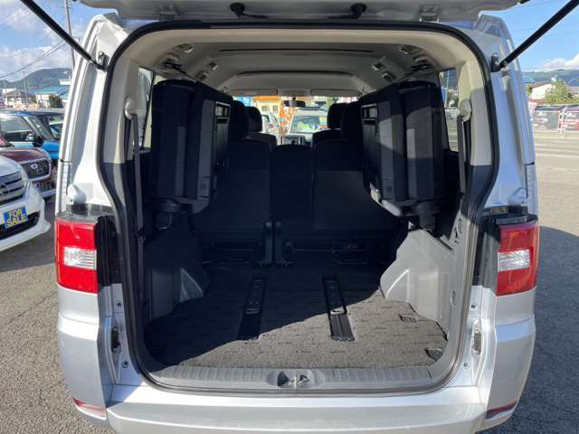 トランクは荷物もかなり詰まる大容量です♪