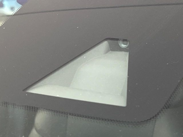 �y�C���e���W�F���g�G�}�[�W�F���V�[�u���[�L�z�t�����g�J�����őO���̎ԗ�����s�҂����m�B�Փ˂������Ȏ��͏Փ˔�Q�y���u���[�L���쓮�A�Փˉ�����T�|�[�g�B�����S�Ƀh���C�u�����y���݂��������܂��B