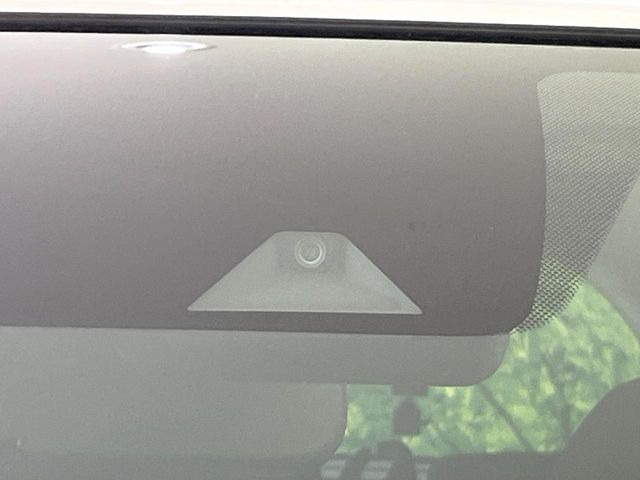 �y�C���e���W�F���g�G�}�[�W�F���V�[�u���[�L�z�t�����g�J�����őO���̎ԗ�����s�҂����m�B�Փ˂������Ȏ��͏Փ˔�Q�y���u���[�L���쓮�A�Փˉ�����T�|�[�g�B�����S�Ƀh���C�u�����y���݂��������܂��B