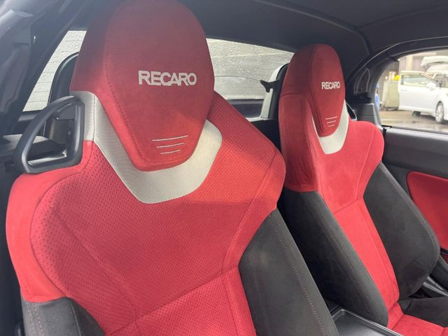 �yRECARO���o�P�b�g�V�[�g�z�l�ԍH�w�Ɋ�Â����ʈ����z�ɂ���č��ւ̕��S�Ⓑ���ԉ^�]���̔�J�������y������ڂŃ��J���Ƃ킩��X�|�[�e�B�ȃ��b�N�X�������ł��B