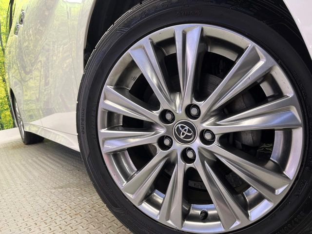 【純正18インチアルミホイール】外観にマッチした純正アルミホイールを装着しております。各種社外アルミホイールや、スタッドレスタイヤも取扱いしております。是非ご相談ください♪
