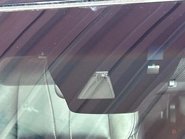 �y�g���^�Z�[�t�e�B�Z���X�z���s���ɑO���̎ԗ�����F�����A�Փ˂������Ȏ��͌x��ƃu���[�L�ŏՓˉ���Ɣ�Q�y�����A�V�X�g�B�����S�Ƀh���C�u�����y���݂��������܂��B