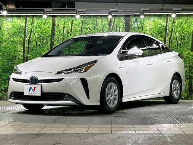 高透明度のガラス皮膜で撥水はもちろん、上質なツヤ・光沢を実現。紫外線や酸性雨から大切な愛車を保護し、色あせ・劣化を防止。「弾スプラッシュコート」、「弾プリミッサコート」からお選びいただけます。