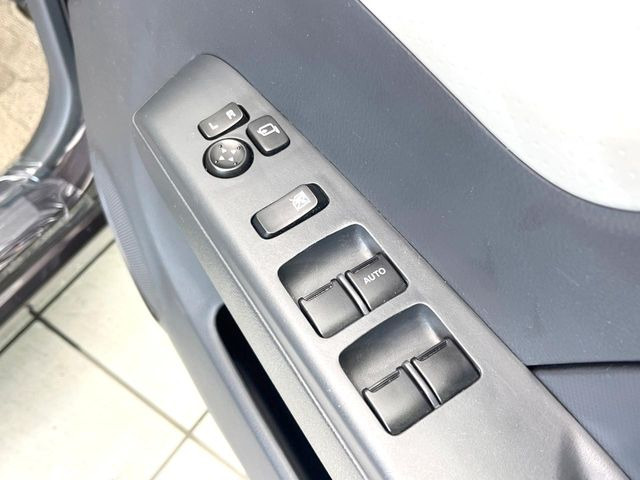 �y�d���i�[�~���[�z�T�C�h�~���[�͓d���i�[���ƂȂ��Ă���A�������ԏ�ł��L�Y�������X�N��}�����܂��B