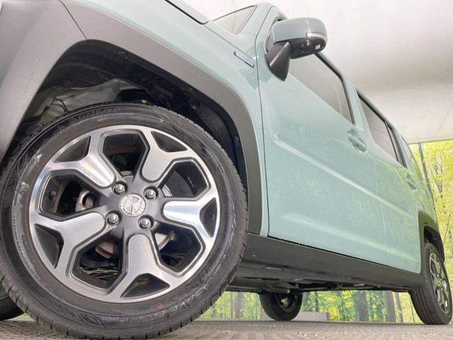 【純正15インチアルミホイール】外観にマッチした純正アルミホイールを装着しております。各種社外アルミホイールや、スタッドレスタイヤも取扱いしております。是非ご相談ください♪