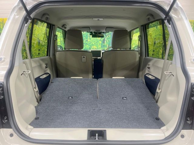 ラゲッジルームは、大容量のスペースを確保。普段のお買い物からレジャーまで、幅広く活躍してくれます!また、リアシートを倒すことでバリエーション豊かにお使いいただけます。