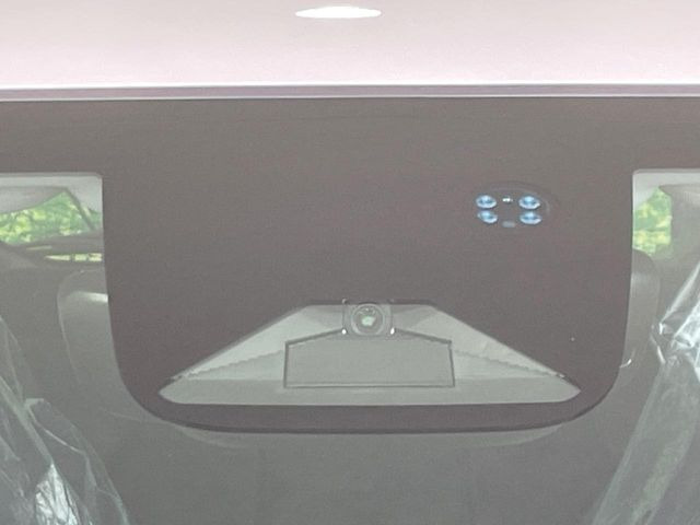 �y�z���_�Z���V���O�z���s���ɑO���̎ԗ�����F�����A�Փ˂������Ȏ��͌x��ƃu���[�L�ŏՓˉ���Ɣ�Q�y�����A�V�X�g�B�����S�Ƀh���C�u�����y���݂��������܂��B