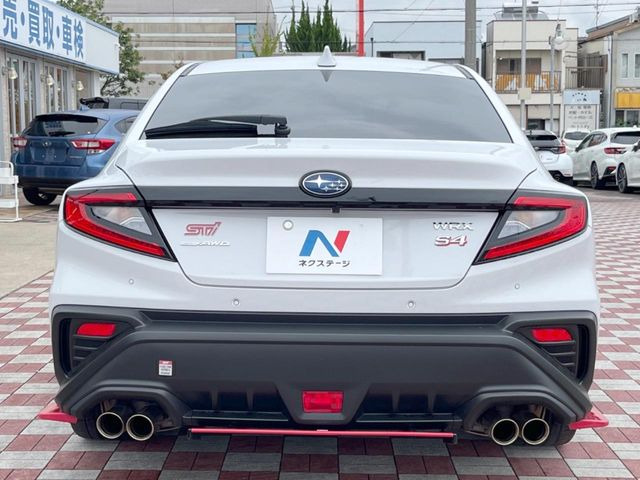 安心の最長10年・走行無制限保証(有償)をご用意。保証内容も充実はもちろん、無料点検&オイル交換や、年中無休の全国・24時間ロードサービスも付帯されておりますのでご安心下さい。