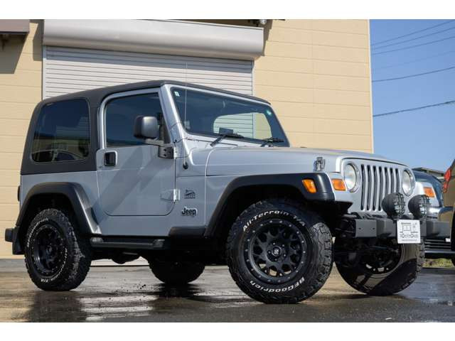 TJ�����O���[�̓G���W���͒��^6�C���ł��B�G���W���̌ۓ��͊����������炵�Ă���܂��B