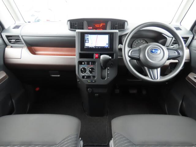 ���O���̐��|�E�K���X�n�{�f�B�R�[�e�B���O��CAR�N���[�j���O���Ǝ҂��{�H�������܂��̂ő�ϐ����B�I���b�N�X�����Ԃł݂͂Ȃ��܂ɉ��K�ȃh���C�u�����񑩁B