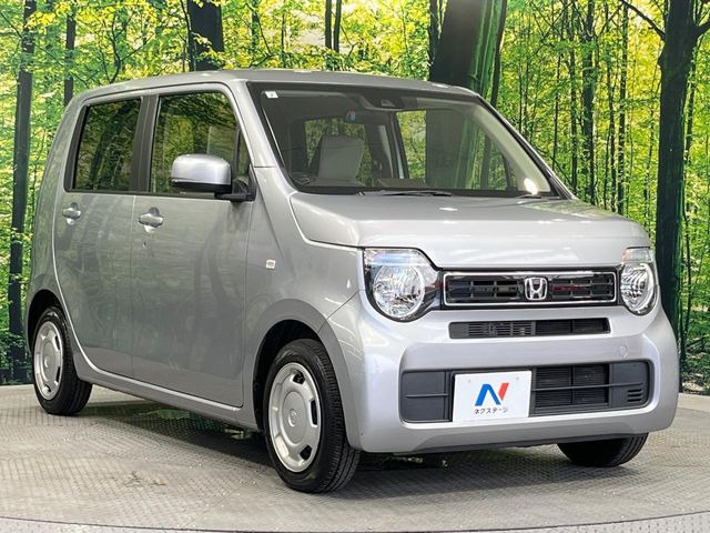 高透明度のガラス皮膜で撥水はもちろん、上質なツヤ・光沢を実現。紫外線や酸性雨から大切な愛車を保護し、色あせ・劣化を防止。「弾スプラッシュコート」、「弾プリミッサコート」からお選びいただけます。