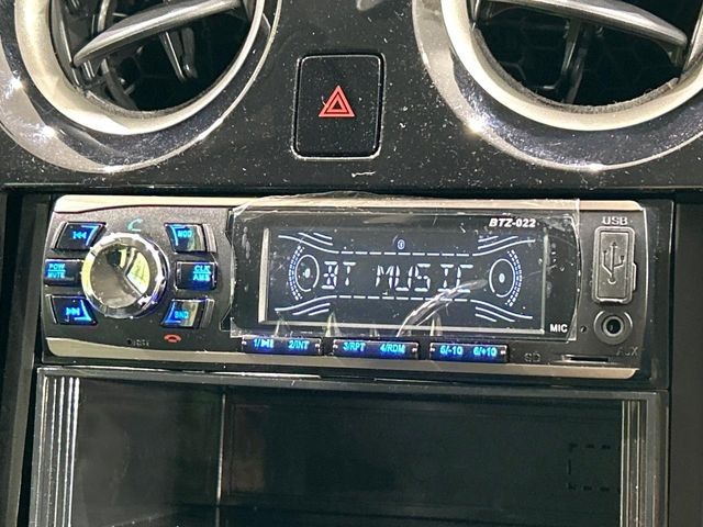 お好きな音楽を車内でお楽しみいただけます♪スピーカー交換・ウーハー追加などの音質向上や、最新ナビ・後席モニター等の取り付けも是非ご相談ください!