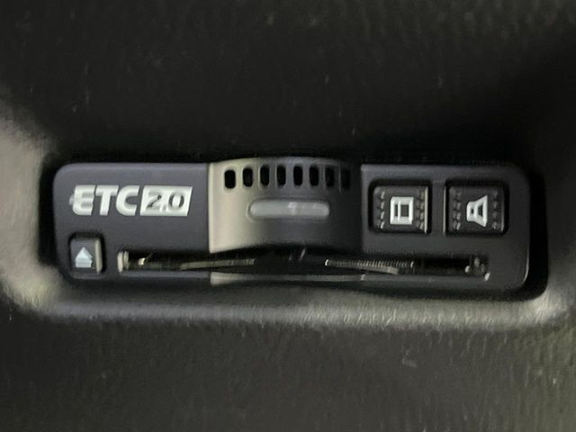 【ETC】高速道路の料金所をストレスなく通過!話題のスポットやサービスエリアに多い「スマートIC」利用時は必須のアイテムです。当店でセットアップを実施、ご納車当日からすぐにご利用いただけます!