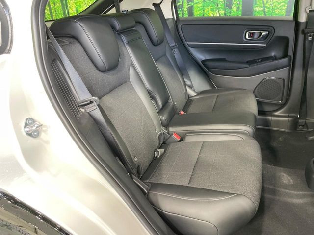 ���i���ȃI���W�i���t���A�}�b�g���I�v�V�����ɂĂ��p�ӂ��Ă���܂��B���D���ȃf�U�C����J���[�����Ԃɍ��킹�đI��ł����������Ƃ��ł��܂���