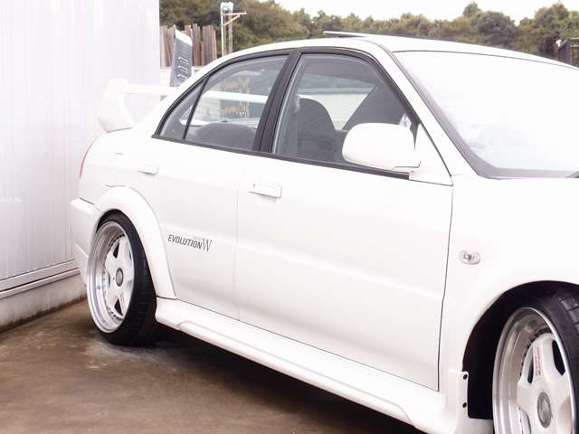 �l�C�̃����T�[�G�{5�J�X�^���ԗ��̓���!���Г��Ɏ��ɂ͐V�i�ɂ�BLTZ�ԍ����𑕔����AOZ�n�[�}��PG118AW�A�G�{�Y�p�g�~�}�L�o���p�[�A�}�t���[�Ȃǂ̑����̍��z�p�[�c�ɉ����󏭉��l�̍����T�����[�t