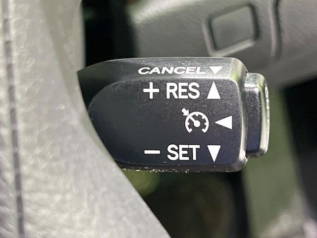 �y�N���[�Y�R���g���[���z�������H�����N���N���s�B�A�N�Z���𗣂��Ă���葬�x�ő��s���ł��A�������^�]���̕��S���y��!�����E�������ȒP�ȃX�C�b�`����Œ����ł��܂��B