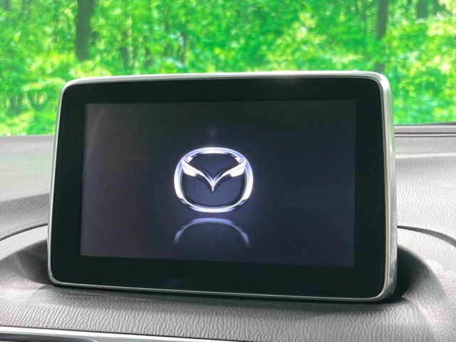 【純正ナビ】人気の純正ナビを装備。オーディオ機能も充実しており、Bluetooth接続すればお持ちのスマホやMP3プレイヤーの音楽を再生可能!毎日の運転がさらに楽しくなります!!