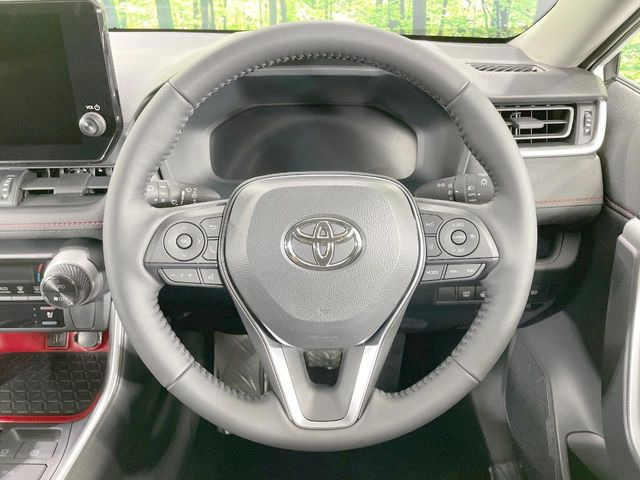 �y�����v�����X�e�A�����O�z�㎿�Ȋv���g�p���邱�ƂŁA��ɂ����������݂ƂĂ��^�]���₷���n���h���ł���