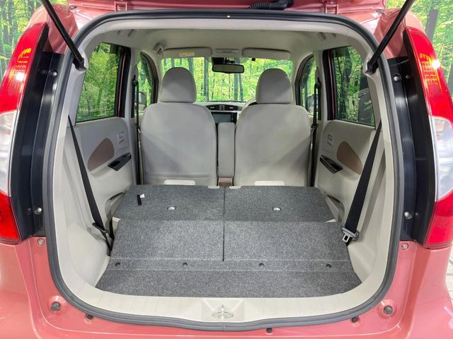 普段のお買い物や通勤、送迎等に十分な荷室スペースを確保しております。セカンドシートを倒すと、大きな荷物の積載も可能です♪