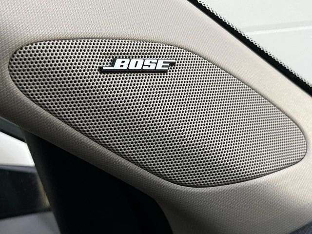 �yBOSE�T�E���h�V�X�e���z���[�J�[�I�v�V�����̍��i�ʃT�E���h�V�X�e���𓋍ځB��p�̃`���[�j���O���{���ꂽ�召�l�X�ȃX�s�[�J�[����ǎ��ȃT�E���h���t�ł��A�Տꊴ���ӂ�鉹����Ԃ����o���܂��B