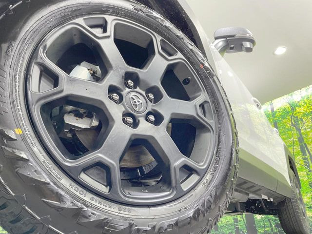 �y����18�C���`�A���~�z�C�[���z�O�ςɃ}�b�`���������A���~�z�C�[���𑕒����Ă���܂��B�e��ЊO�A���~�z�C�[����A�X�^�b�h���X�^�C�����戵�����Ă���܂��B���񂲑��k����������