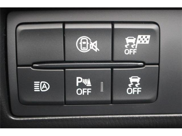 大好評のボディコーティング「ハイモースコート」もご納車までに施工可能。雨染みや線傷など中古車だからと諦めていませんか?ピカピカの状態でお乗り出しいただけます。