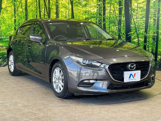 高透明度のガラス皮膜で撥水はもちろん、上質なツヤ・光沢を実現。紫外線や酸性雨から大切な愛車を保護し、色あせ・劣化を防止。「弾スプラッシュコート」、「弾プリミッサコート」からお選びいただけます。