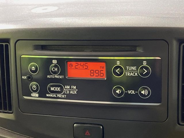 お好きな音楽を車内でお楽しみいただけます♪スピーカー交換・ウーハー追加などの音質向上や、最新ナビ・後席モニター等の取り付けも是非ご相談ください!