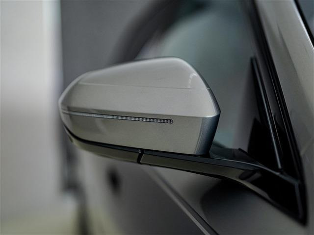 当店は屋内ショールームで天候問わずご見学可能です。ソファ席もございますのでごゆっくり見学いただけます。