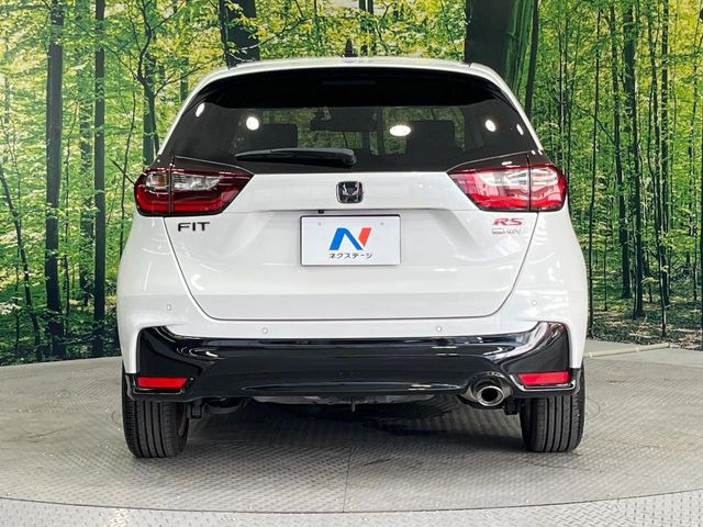 安心の最長10年・走行無制限保証(有償)をご用意。保証内容も充実はもちろん、無料点検&オイル交換や、年中無休の全国・24時間ロードサービスも付帯されておりますのでご安心下さい。