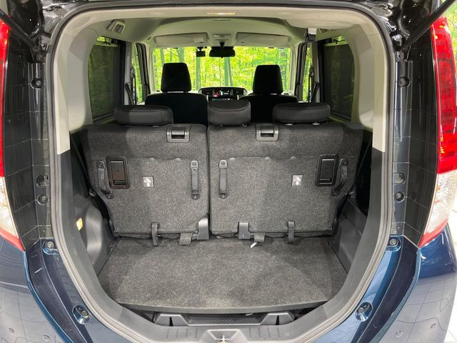 ���i�̂���������ʋ΁A���}���ɏ\���ȉ׎��X�y�[�X���m�ۂ��Ă���܂��B�Z�J���h�V�[�g��|���ƁA�傫�ȉו��̐ύڂ��\�ł���