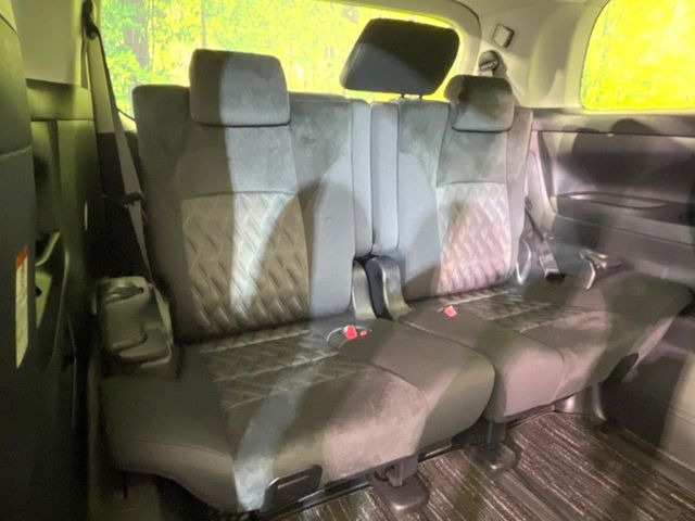 3列目シートはもちろん状態良好☆大人でもゆったりと座って頂けますので、大人数でのお出かけもラクラクです♪ご家族で、気の知れた仲間で、ドライブに行くのが楽しみですね♪