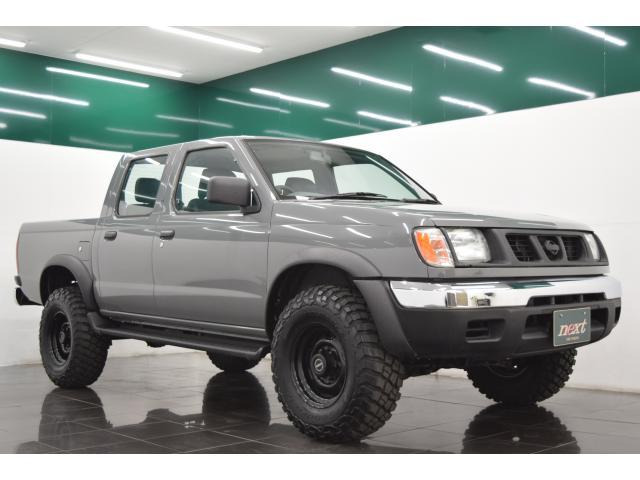 ダットサンピックアップ2.4 AX ダブルキャブ 4WD