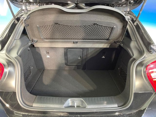 ●トランクルーム:趣味が広がる収容スペース!これだけの広さがあればお買い物やレジャーなどにも最適です!使用感も少なくきれいな状態を維持しております。