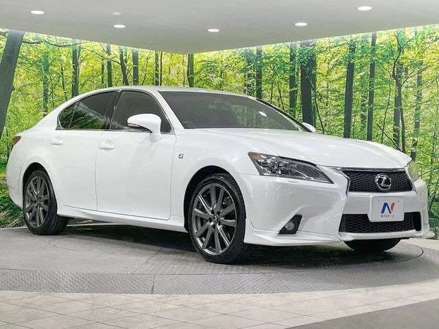 高透明度のガラス皮膜で撥水はもちろん、上質なツヤ・光沢を実現。紫外線や酸性雨から大切な愛車を保護し、色あせ・劣化を防止。「弾スプラッシュコート」、「弾プリミッサコート」からお選びいただけます。