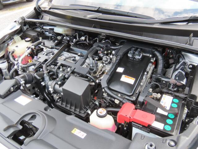 �G���W�����[�������ꂢ�ł���B�@�֋@�\�n���ǍD�ł��B�[�ԑO�ɓ_���������s���܂��B�G���W���I�C���E�I�C���t�B���^�[�E�G�A�R���t�B���^�[�E���C�p�[�S���͕K�������v���܂�(�G�A�R���t�B���^�[�́A�����Ԃ̂�)