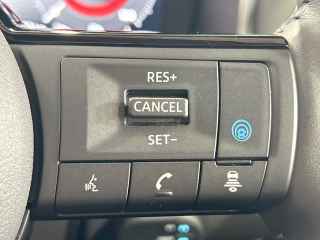 【プロパイロット】高速道路での長距離走行が楽に!!渋滞時と巡回走行のシーンで、アクセル・ブレーキ・ステアリングを自動で制御し、長距離運転の負担を軽減してくれます♪