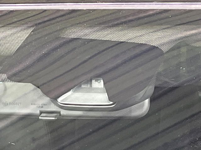 �y�G�}�[�W�F���V�[�u���[�L�z���s���ɑO���̎ԗ�����F�����A�Փ˂������Ȏ��͌x��ƃu���[�L�ŏՓˉ���Ɣ�Q�y�����A�V�X�g�B�����S�Ƀh���C�u�����y���݂��������܂��B