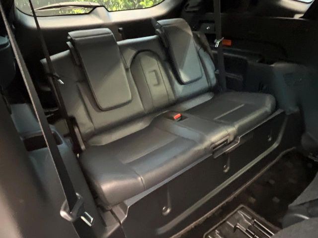 3列目シートはもちろん状態良好☆大人でもゆったりと座って頂けますので、大人数でのお出かけもラクラクです♪ご家族で、気の知れた仲間で、ドライブに行くのが楽しみですね♪