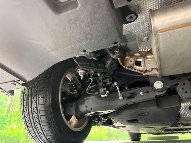 お車を安心してお乗りいただく為には、足回りの定期点検が欠かせません。サービスサポート(有償保証)では無料点検もご提供しており、安心のカーライフをお過ごしいただけるサポート体制が整っています。