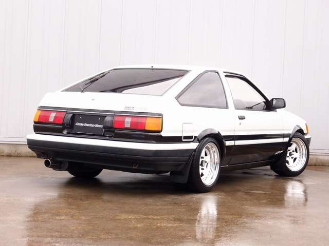 �S���ł��󏭉��l�̍���AE86 3D�n�b�`�o�b�N�̓���!GTAPEX���x�[�X�ɃJ�X�^�����{���G�A�R����R134���g���t�B�b�g�L�b�g�����BDG5�ԍ����AWORK�}�C�X�^�[CR01 15AW�t