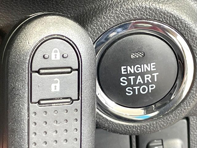 �y�L�[�t���[�V�X�e���z�J�o����|�P�b�g�ɓ��ꂽ�܂܂ł��h�A�̎{���E�������\�ȃX�}�[�g�L�[�𑕔��B�G���W���̃I���E�I�t�����J�M�����o���K�v����������Ƃ��Ă��֗��ł���