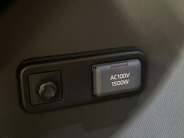 �y�A�N�Z�T���[�R���Z���g�z�L�����v��X�|�[�c�A�A�E�g�h�A�ł̃A�N�e�B�r�e�B�͂������A�ЊQ�E��d�̍ۂɏ����ɂ��Ȃ�AC100V�R���Z���g�𑕔���P�[�^�C��^�u���b�g�A�Q�[���@��̏[�d�ɂ�