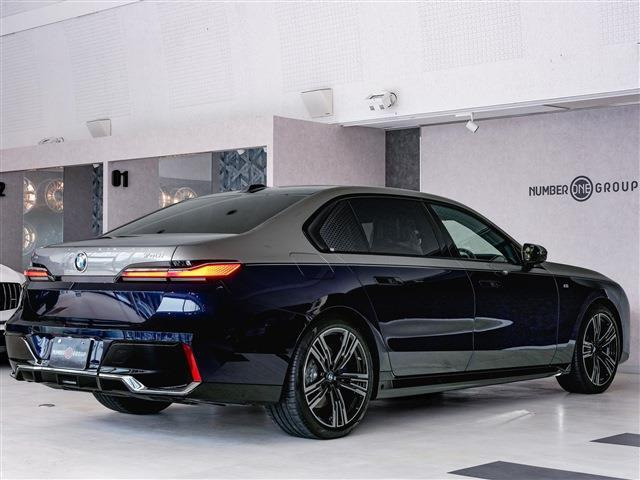 オプション:リヤ・シート・エンターテインメント・エクスペリエンス