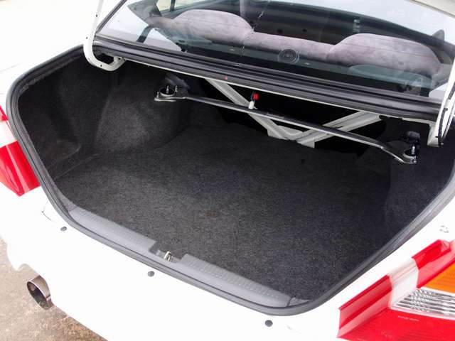 ���Ђ̓h�A�̃q���W����/�e�������/�t���A�}�b�g�ȂǁA�ׂ��ȏ����Y��ɃN���[�j���O�v���܂��B�V�Ԃ��낵���Ă̂悤�ȋP������ԗ������q�l�ɂ��[�Ԃ����Ē����܂��B�������̂��q�l�������S���Ă������������܂�