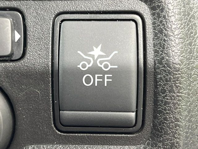 �y�G�}�[�W�F���V�[�u���[�L�z���s���ɑO���̎ԗ�����F�����A�Փ˂������Ȏ��͌x��ƃu���[�L�ŏՓˉ���Ɣ�Q�y�����A�V�X�g�B�����S�Ƀh���C�u�����y���݂��������܂��B