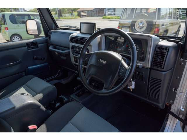 �����̓��[���N���[�j���O�Ǝҗl�Ƀ��[���N���[�j���O���{�ς݂ł��B