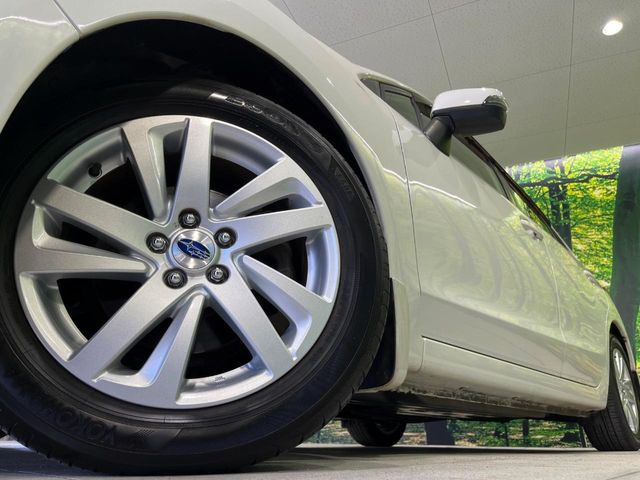 �y����16�C���`�A���~�z�C�[���z�O�ςɃ}�b�`���������A���~�z�C�[���𑕒����Ă���܂��B�e��ЊO�A���~�z�C�[����A�X�^�b�h���X�^�C�����戵�����Ă���܂��B���񂲑��k����������