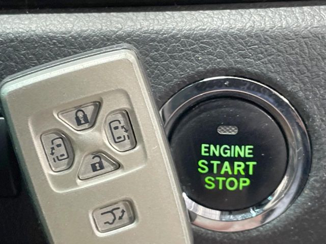 �y�X�}�[�g�L�[�z�J�o����|�P�b�g�ɓ��ꂽ�܂܂ł��h�A�̎{���E�������\�ȃX�}�[�g�L�[�𑕔��B�G���W���̃I���E�I�t�����J�M�����o���K�v����������Ƃ��Ă��֗��ł���